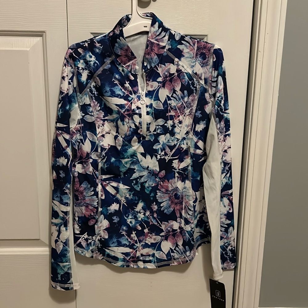 Women’s small PGA tour quarter zip